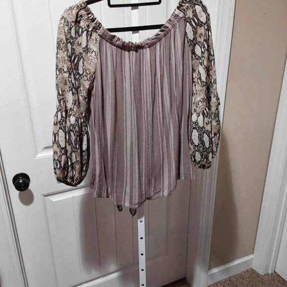 Artistic Designs by Lu, Brown striped fabric with animal print sleeves. Medium - Picture 2 of 10